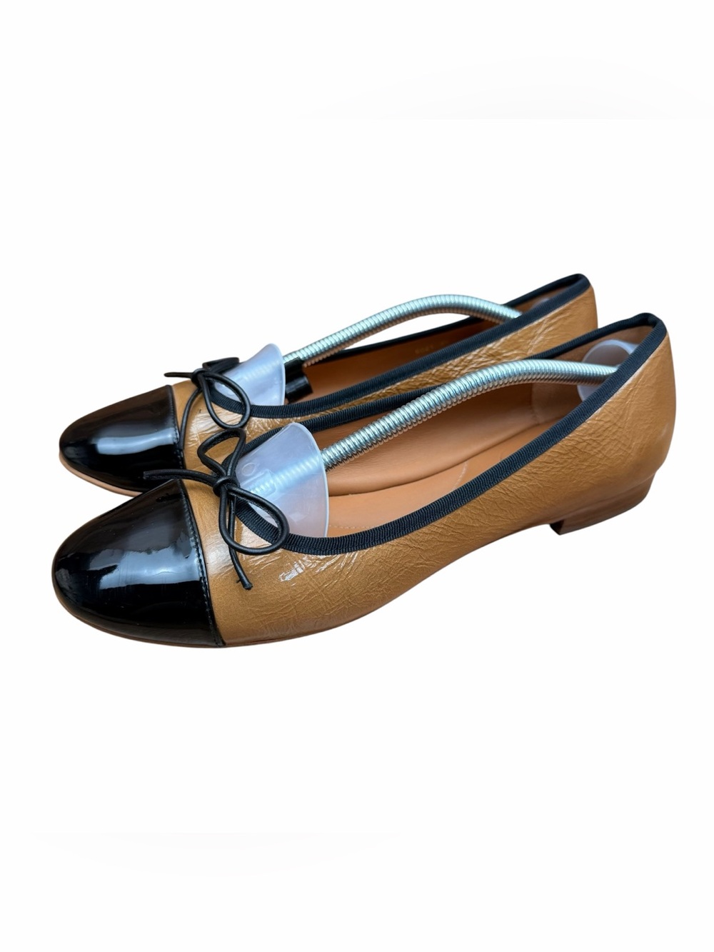 billi bi Classic 8 |EU 39 Two-Tone Leather Ballet Flats in Black and Tan